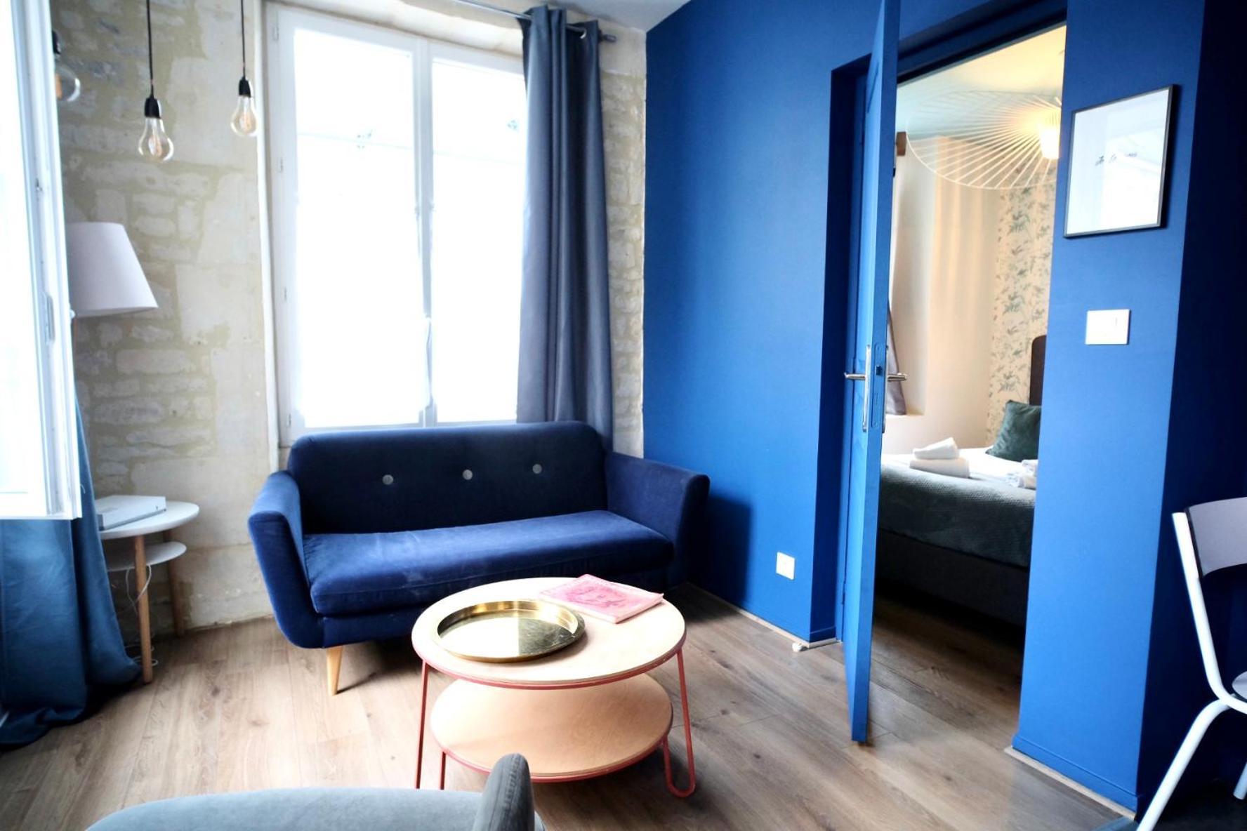 La Bonbonniere, Bleue Ou Rose * Caen